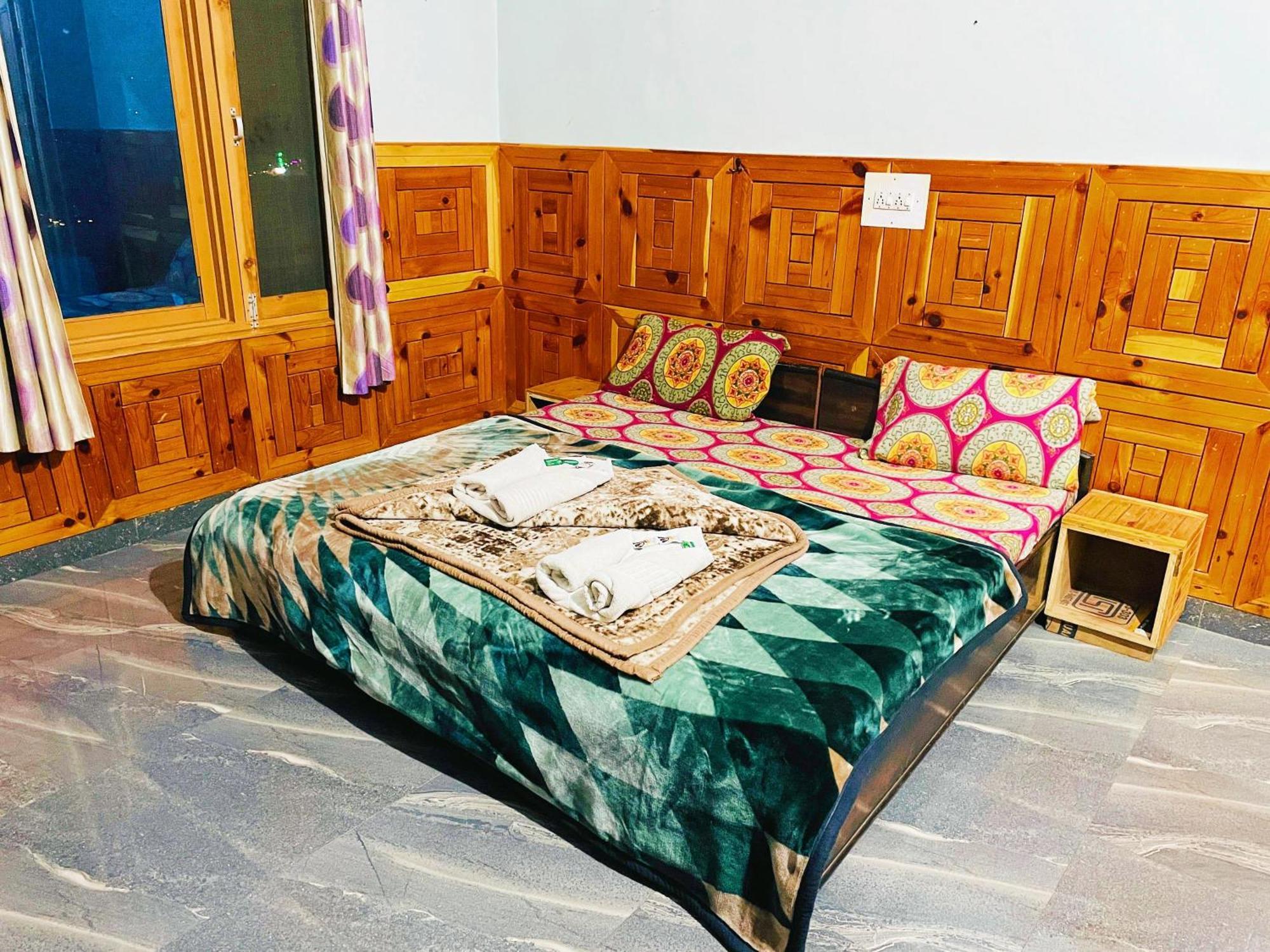 Chalo Chhalal Hotel & Cafe Kasol Exterior photo